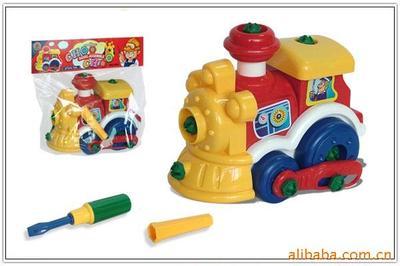 積木拆裝火車 激發(fā)兒童創(chuàng)造力的DIY塑料玩具